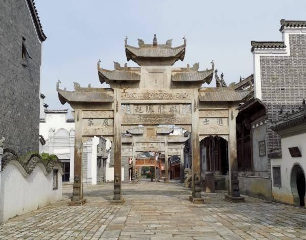 贵州一座千年古镇,藏着世界上最大的木质戏楼,风景优美门票免费