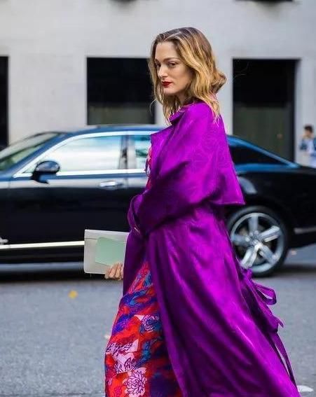  『打造』运用经典色打造时髦造型!早春实用穿搭指南,你最pick哪一套