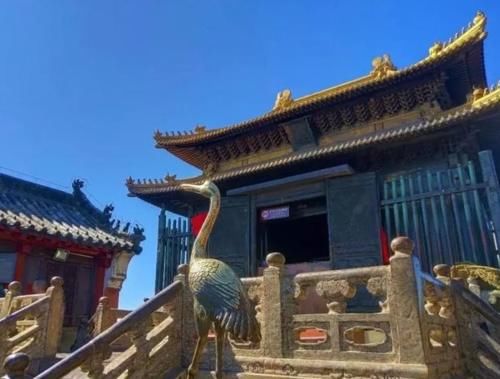  #年收入#中国最赚钱的山，光门票就230元，年收入52亿是泰山的4