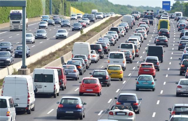  [车速]高速开车有啥忌讳吗？老司机：想安全下高速，就别有这3种