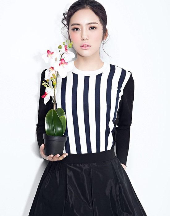 蔡文静时尚搭配，清新可爱，时尚美丽，优雅大方，有颜值霸气十足