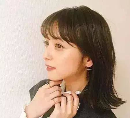 宋慧乔林允儿佘诗曼 2018年明星扎堆爱上齐肩卷发