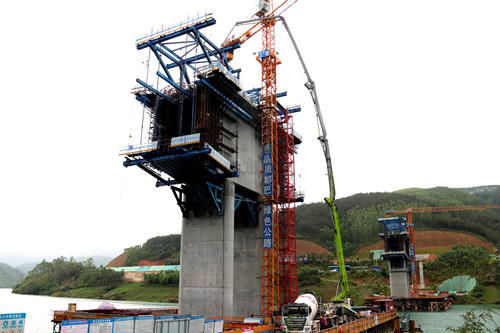 『产后』广西首座波形钢腹板连续刚构桥完成复工复产后的首个工程节点