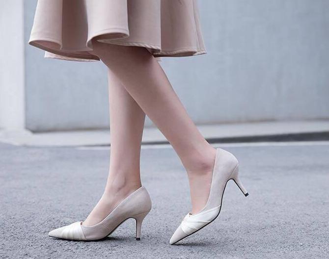 尖头高跟鞋生活中的小情调, 简约搭配精致大方