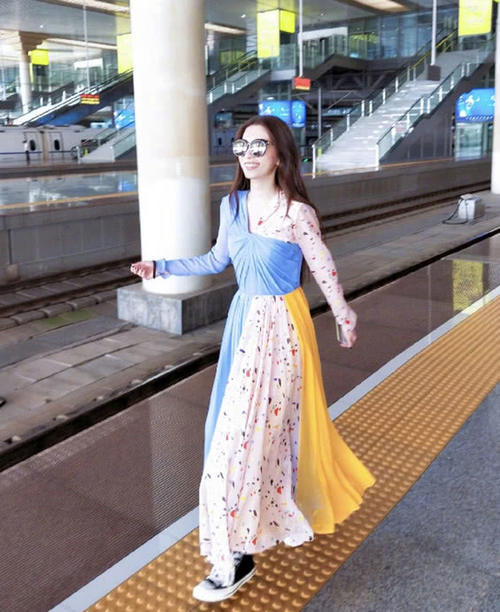 真是一胖毁所有，吴奇隆如今胖成这样了，网友：赶紧减肥吧