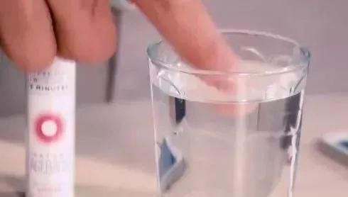 4岁女儿首曝光!34岁可攻可仙的戚薇，如何保住少女颜?