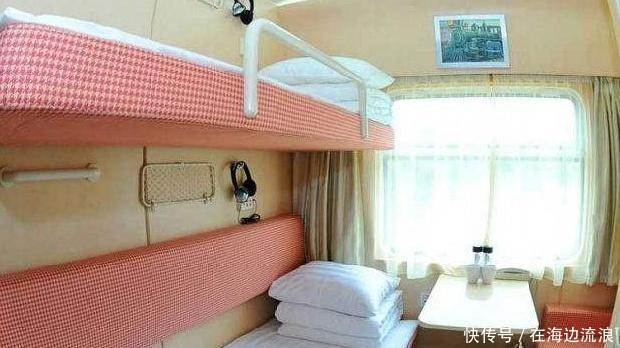 女孩独自乘坐火车卧铺时,谨记这几件事,避免“尴尬”的发生!