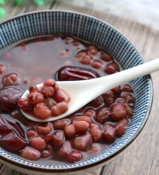  出水■能够让你皮肤越来越好的4款甜品，坚持下去还能吃出水嫩肌！