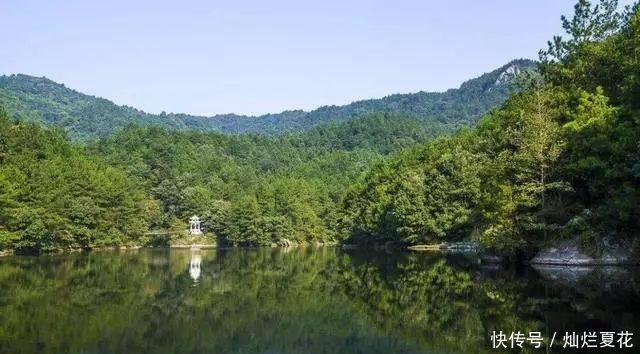 湖北最坑的景点, 不仅门票贵, 建筑还是假的, 游客却愿意“送钱”