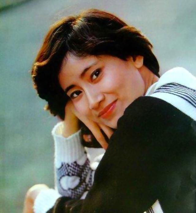 褪色老照片:直击80年代的素颜美女!