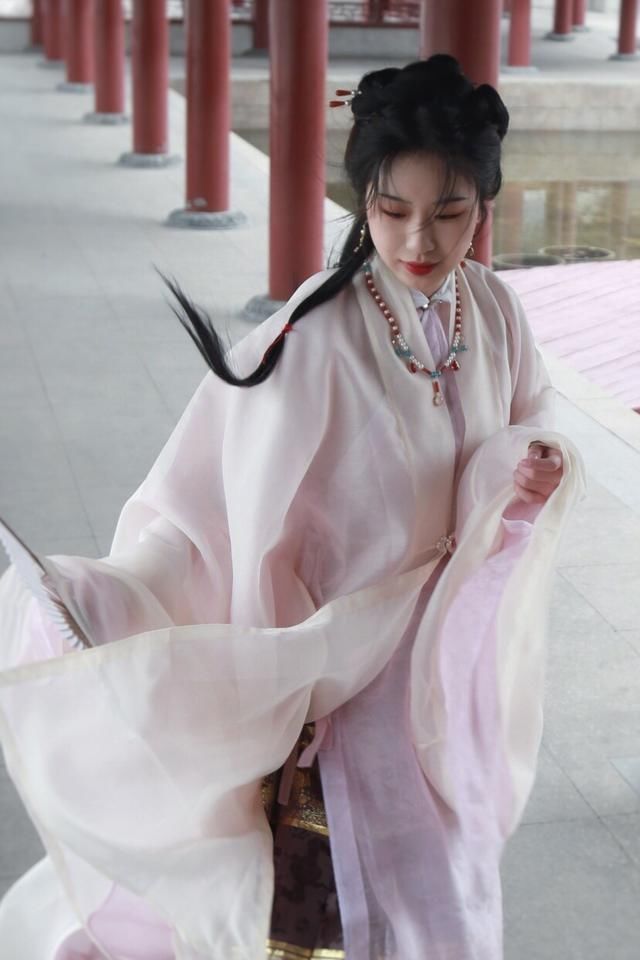 「每天一首古诗词」《古意呈补阙乔知之 / 独不见》唐 沈佺期