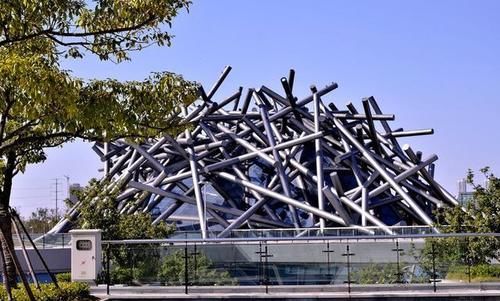  鸟巢|耗资2亿模仿鸟巢，却建成“鸡窝”，网友：欣赏不了！