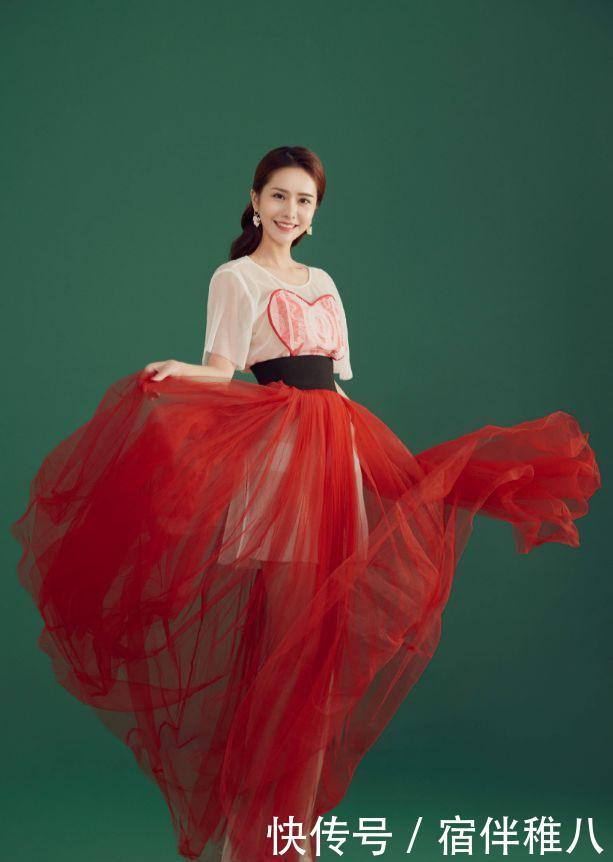 『经典造型』夏季爆款女装上线,简约时尚又凸显贵气,时髦精致更显高雅气质