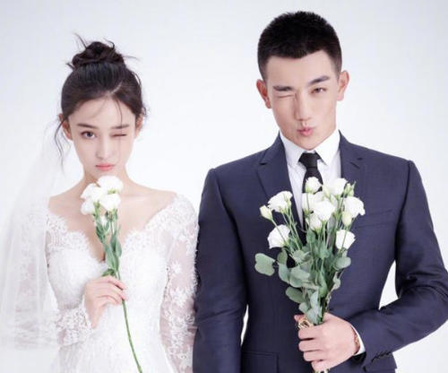 军方官博紧急删除祝福张馨予的微博，随后发布微博意有所指，网友