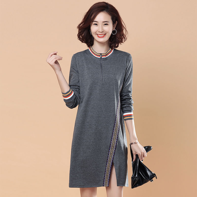 40岁女人穿衣服别太随便!入秋后穿这时髦打底衫，外穿内搭都美