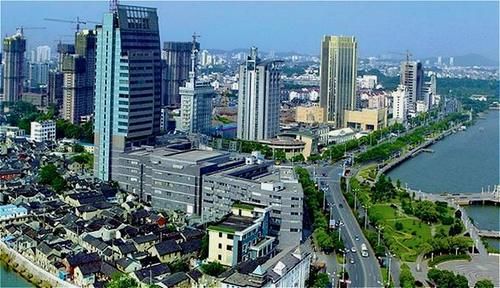  「腾飞」中国差别最大的城市，曾经都是江苏省会，如今一座落寞