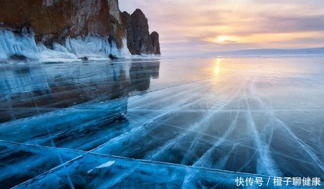 这个歌词里清澈又神秘的湖，湖底却冰封着几十万沙俄军队的英魂