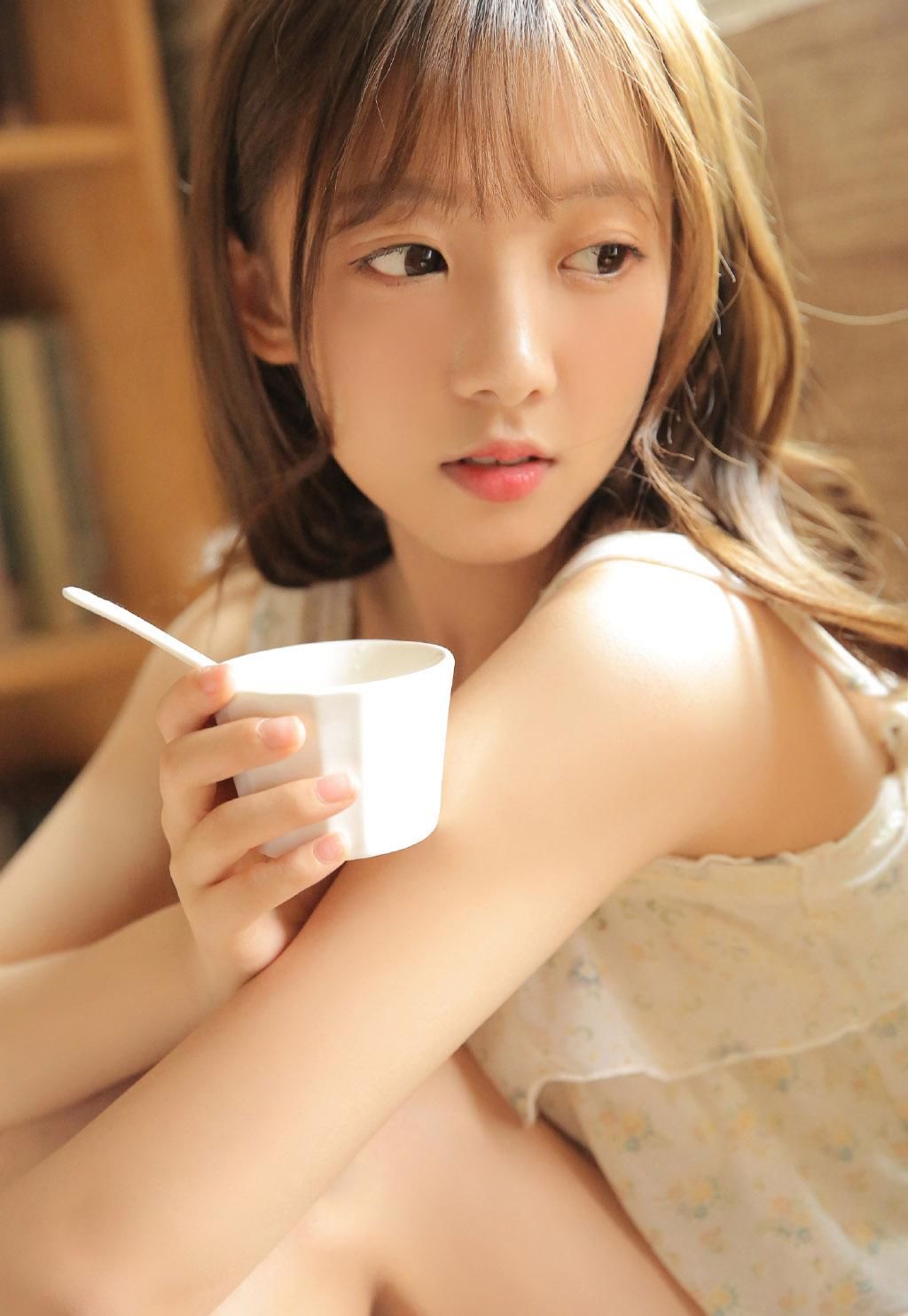 大长腿美女模特翘臀诱惑性感养眼图片