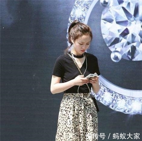  『美女』气质的街拍：优雅的美女，婀娜的美态。