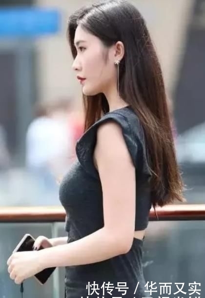  『短裙』黑色修身短裙，简约不简单的设计，美丽大方