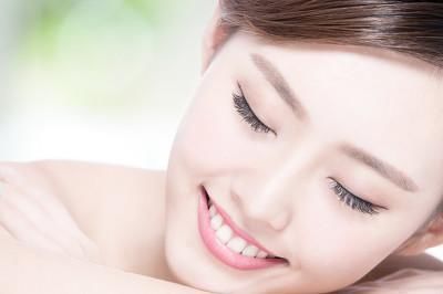 用白醋和牙膏一起洗脸，祛斑效果神奇