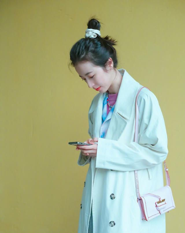 「女人」简约才高级,让优雅知性穿搭成就女人的气质美