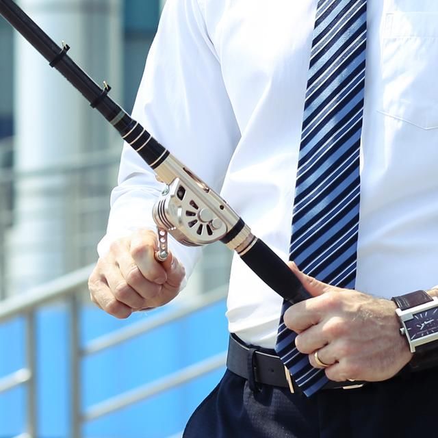 越来越多人不用传统鱼竿了，义乌造新型鱼竿已上市，钓大鱼贼厉害