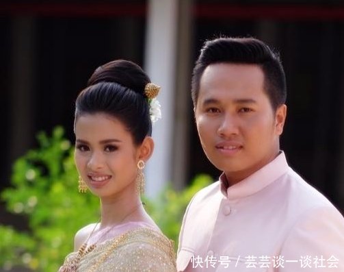 新婚当天新娘被画成如花，换了一位化妆师后，竟美成这样