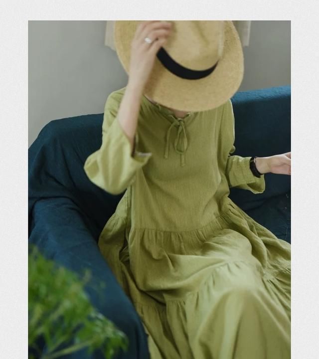  [女人]女人多穿这些性感的连衣裙,搭配高跟鞋,让人有眼前一亮的感觉!