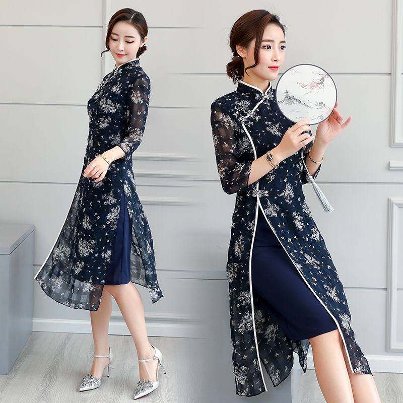 有一种美叫“旗袍”，立秋已到，42岁老婆穿旗袍，简直美若天仙