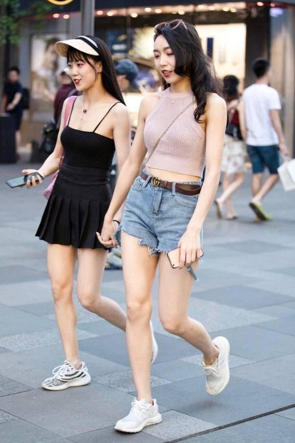 武汉街拍 九翘三弯的大姐姐 洋气十足又女人味