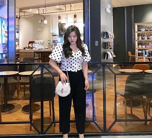  [试试]体型胖女人建议少穿短裤，试试这4种裤子，显瘦到看不出真实体重