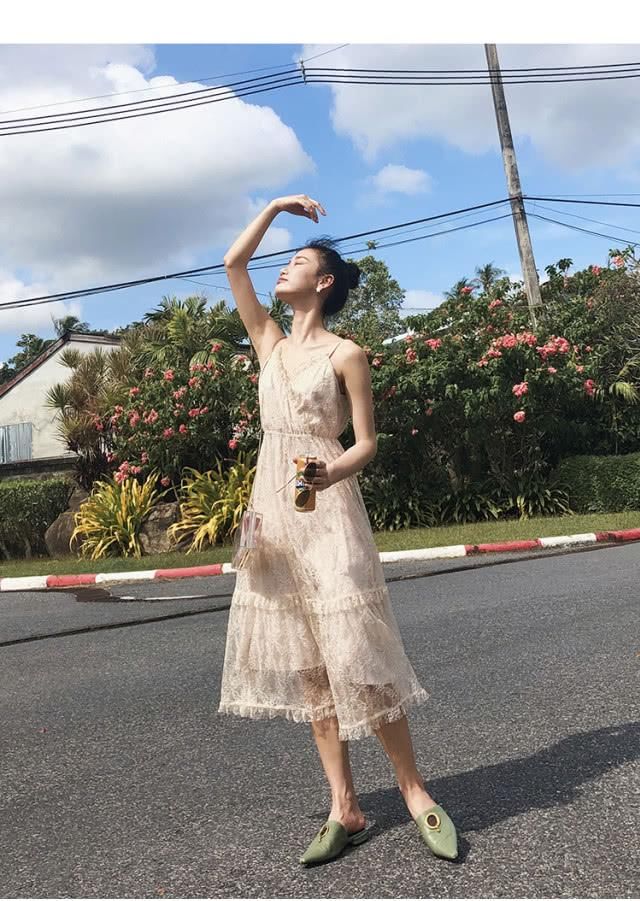  「女性」初恋系穿搭，一种另类的时尚，网友直呼：真是清纯惹人爱