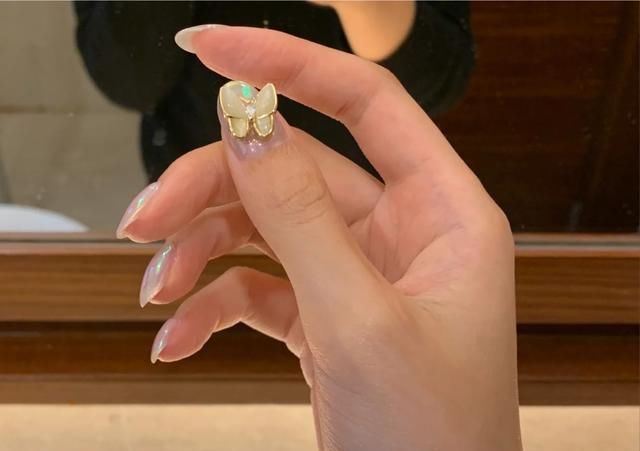  『指甲上贴』好看的美甲千篇一律?那是因为你没有看到这些高颜值美甲!