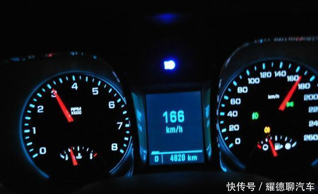 高速行驶怎么开？这几个动作绝对能要你的命！高速一定不能做的