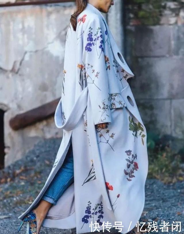  [开满]三月流行“开满花的衣服”，把春意盎然穿身上，与大自然融为一体