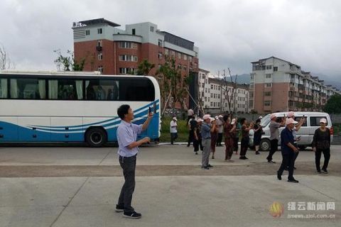 下小溪“脏乱差”变身“网红景点”