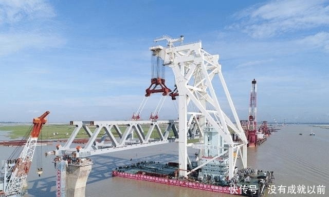 该国全球广发“英雄帖”，美日却不敢接，200亿大单拱手让给中国