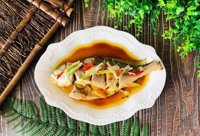  『腥味』不管蒸什么鱼，千万别直接下锅，多做这几步，鱼肉不腥不柴还入味
