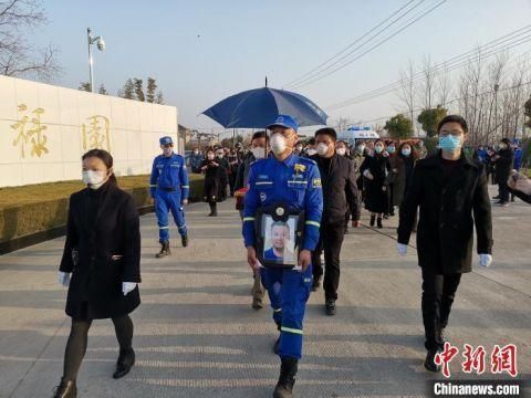  可可西里：“去武汉打怪兽”的蓝天战士走了