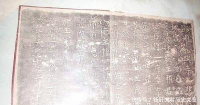 河南有座塔，传说塔底有海眼，里面有一对金鸭子遨游，常嘎嘎作响