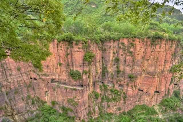 穿越太行山，行摄挂壁路太行山深处的世界奇迹！