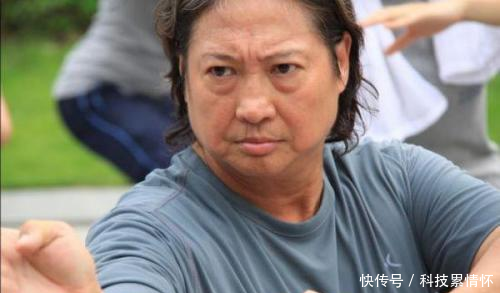 「洪家班」有种“基因”叫洪金宝的女儿，36岁至今单身，网友：没人敢娶