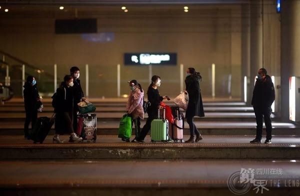  列车保洁|镜界丨疫情下的春运