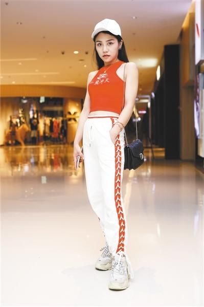 这个夏天，做个若隐若现“小腰精”