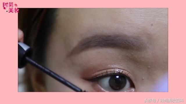 眼妆技巧｜初秋的清淡眼妆