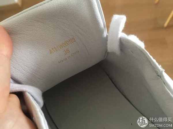 【好物分享】 篇十:方头AJOY SAHU小白鞋，穿出与众不同style!