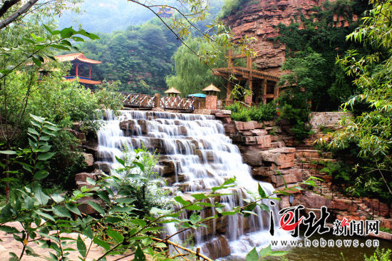 七步沟景区为邯郸最美劳动者送清凉(组图)