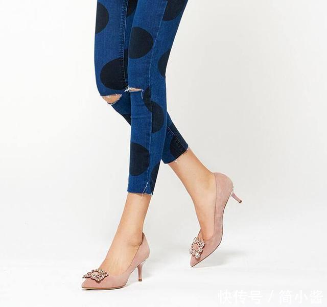 秀气雅致的小尖头，高跟鞋提升时尚气息