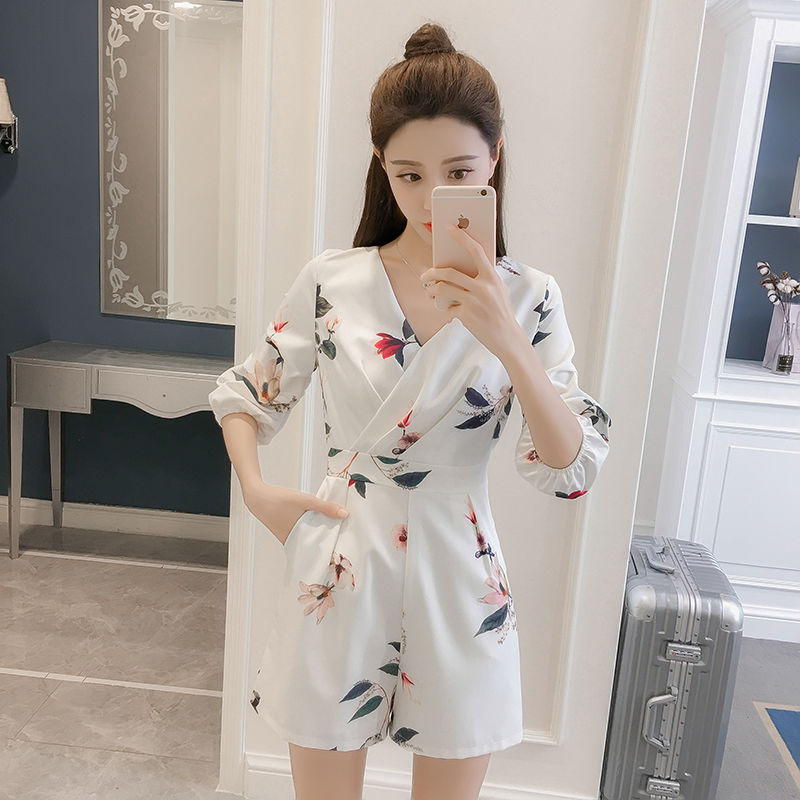 媳妇太会穿了，穿上这些连体短裤真心性感撩人，都移不开目光了